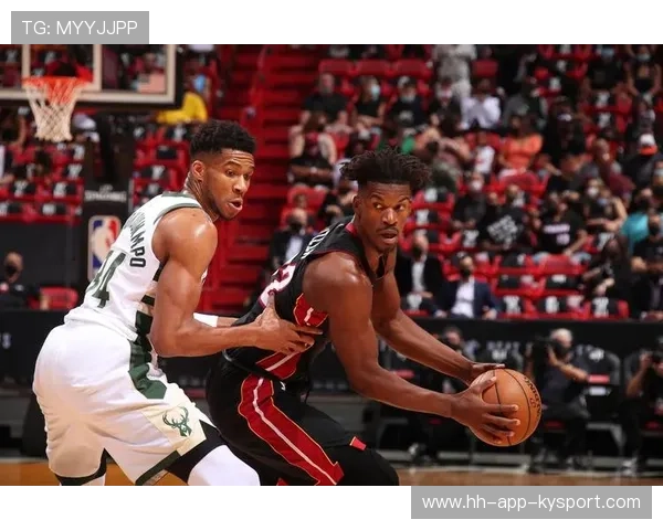 热火全队围绕巴特勒展开攻势,强度十足